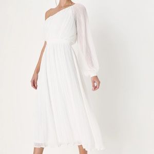 NET Lulus one shoulder white dress never worn